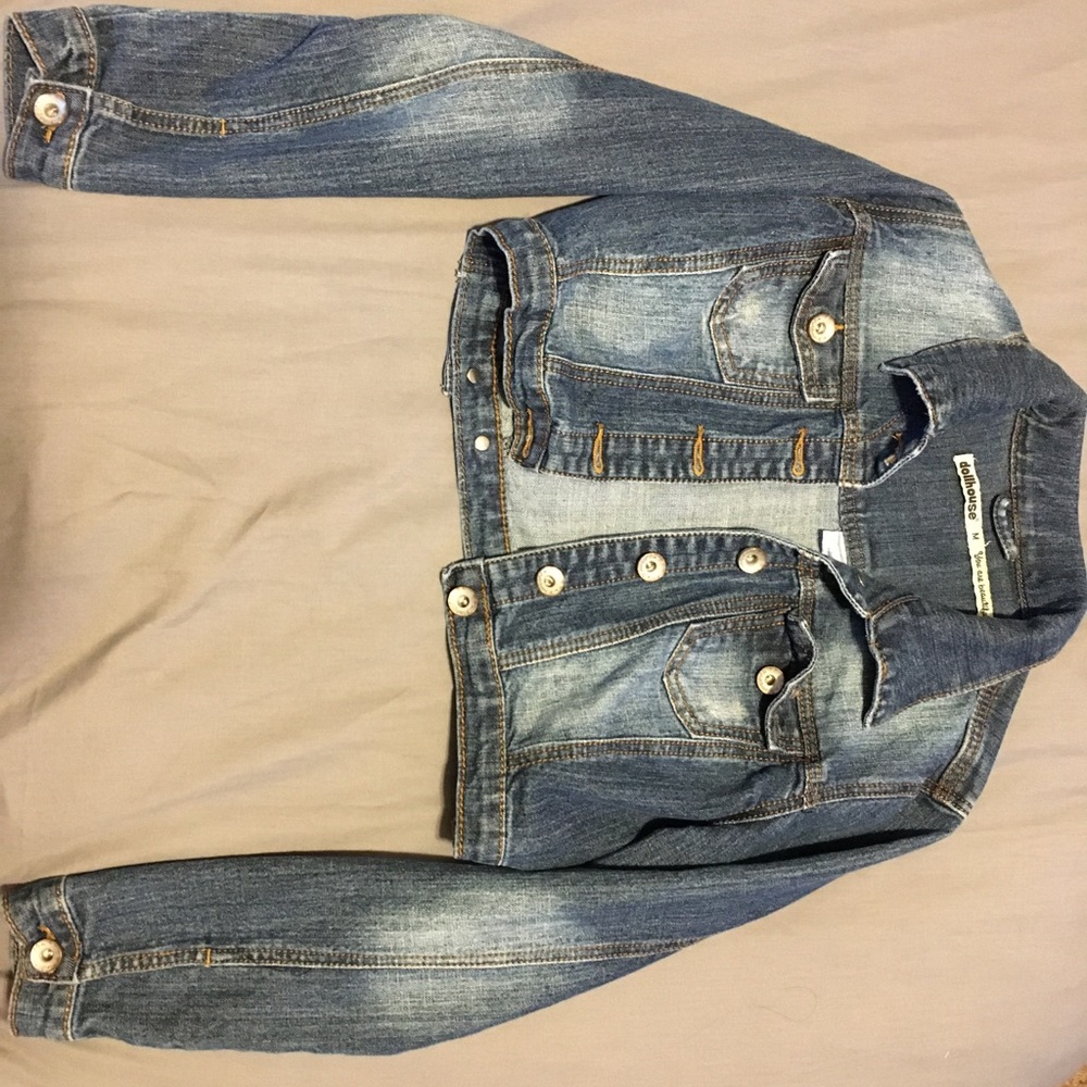 Cropped denim jacket